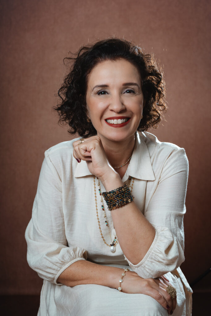 Sandra Boaro em retrato profissional