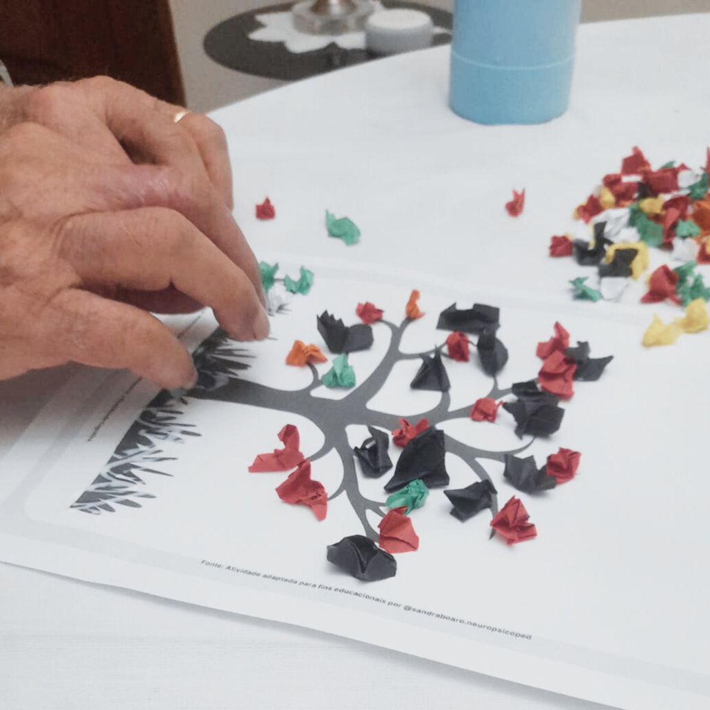 Jogo de pareamento utilizado em atividade cognitiva.